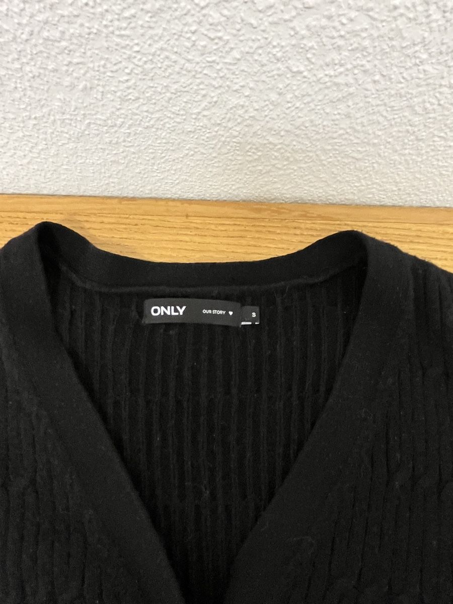 Only Giacche: Schwarze Strickjacke Only Grösse S – Usato da Teufenthal AG venduto da Nanahu 2