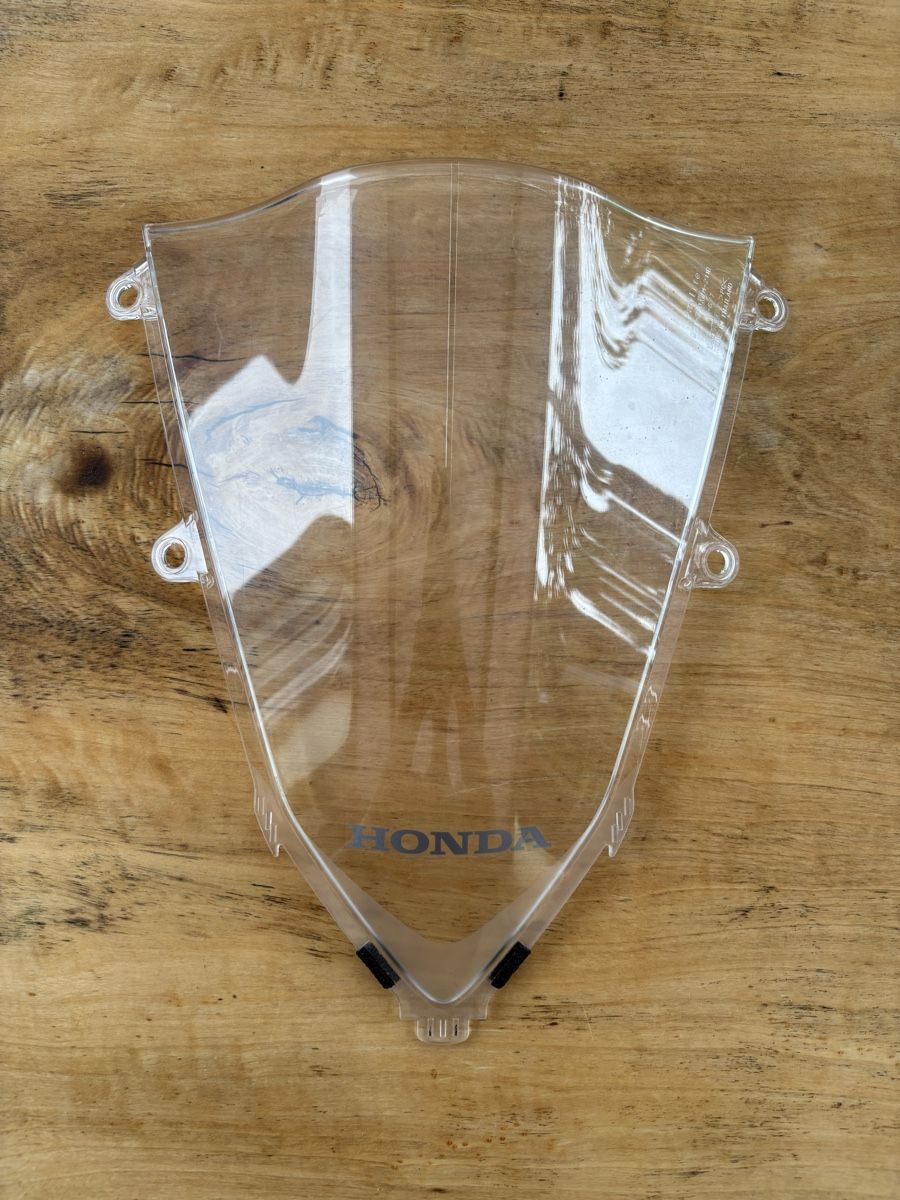 Honda Toutes les pièces détachées moto: Honda cbr650r Windschutzschild – D'occasion à Kollbrunn par noa_x8x7