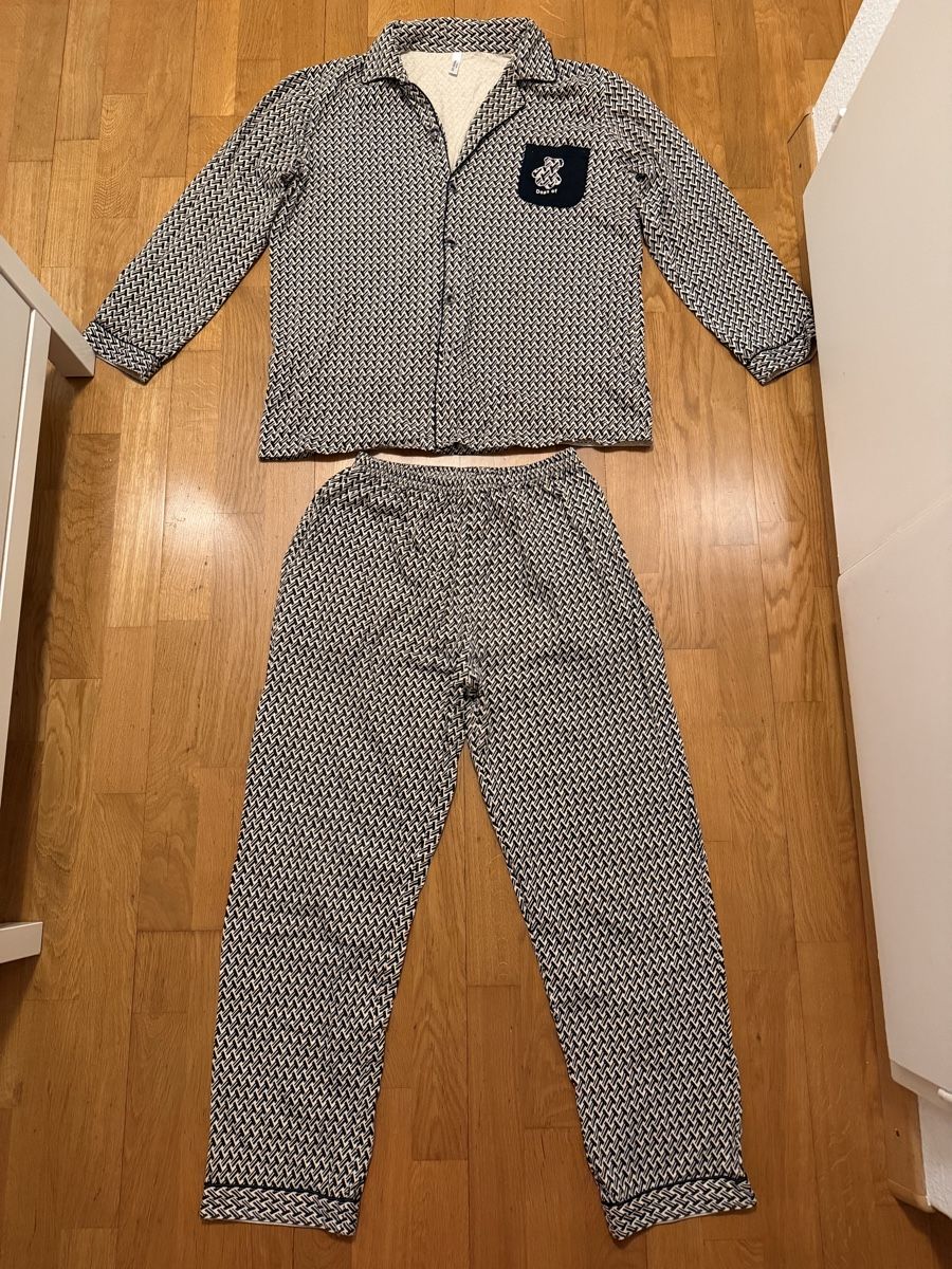 Pigiami: Wunderschönes Pyjama Grösse L. Nie getragen. – Nuovo (secondo la descrizione) da Adliswil venduto da StephanieAnnina