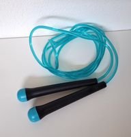 Springseil blau-schwarz mit Kunststoffseil & drehbare Griffe