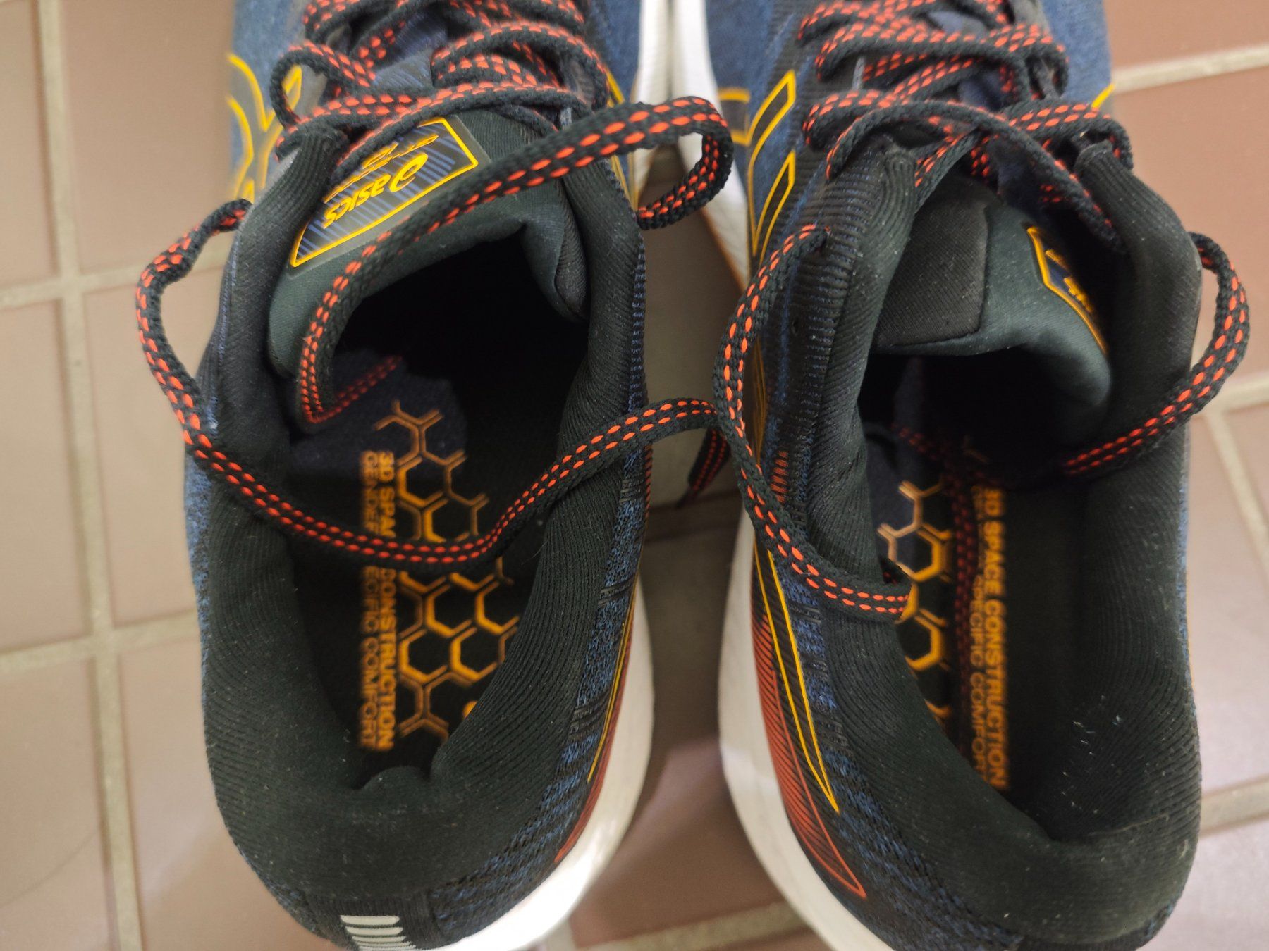Asics Scarpe da uomo: Asics GT-2000 10 Grösse 45 Farbe Deep Ocean/Amber – Usato da Zürich venduto da allezplusloin 3