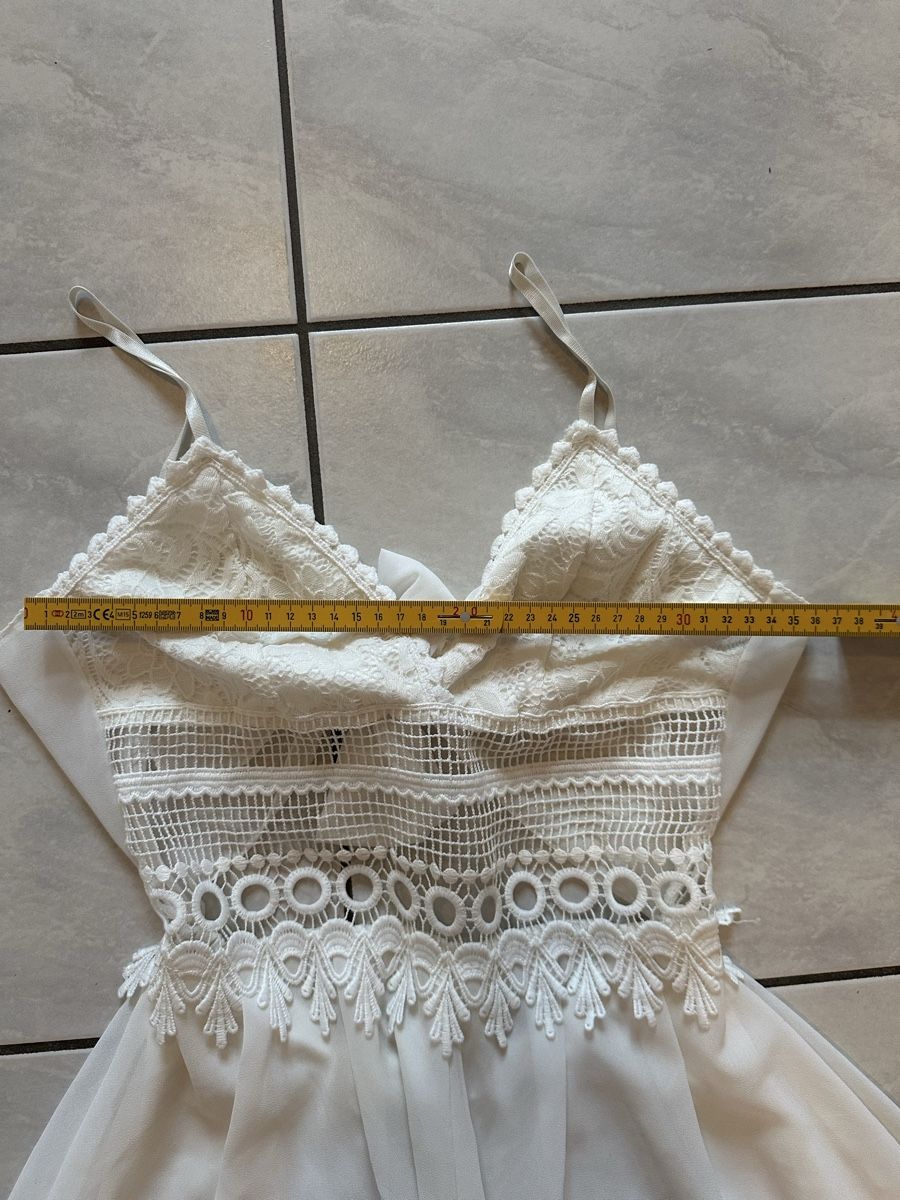 Tute: Kurzer weisser Jumpsuit mit Spitze, Grösse S – Usato da Hergiswil NW venduto da kaufe_at_kaufmann 7