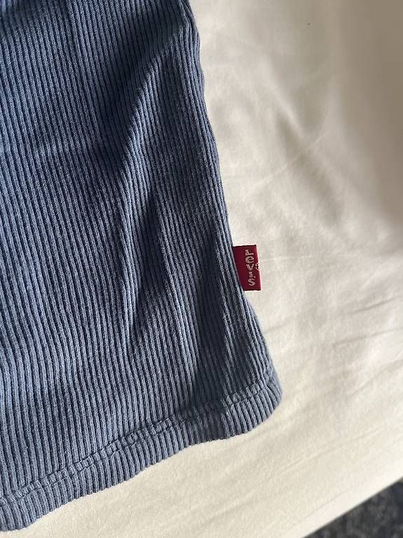 Top: Levis Tank Top blau S – Usato da Zürich venduto da ali_v7f7 1