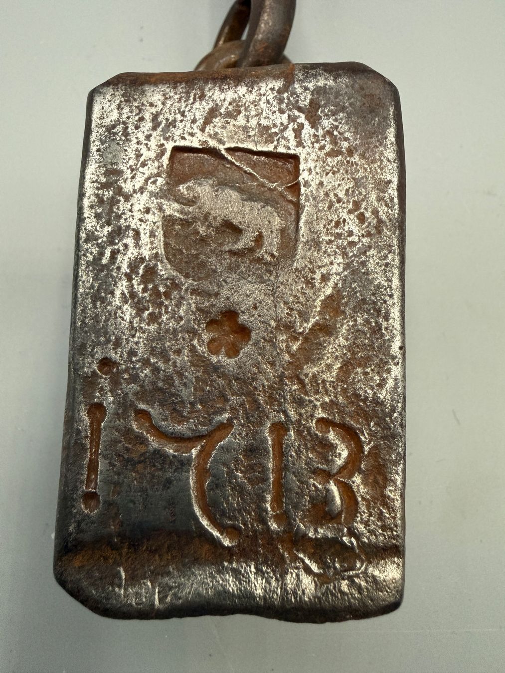Bilance e pesi: Antikes EisenGewicht zu einer Waage Bern 1713 – Usato da Ueberstorf venduto da Brocandi 1