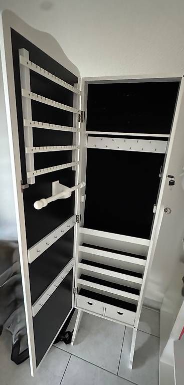 Armadietti a specchio: Schmuckspiegelschrank – Usato da Thun venduto da ang_f9rw