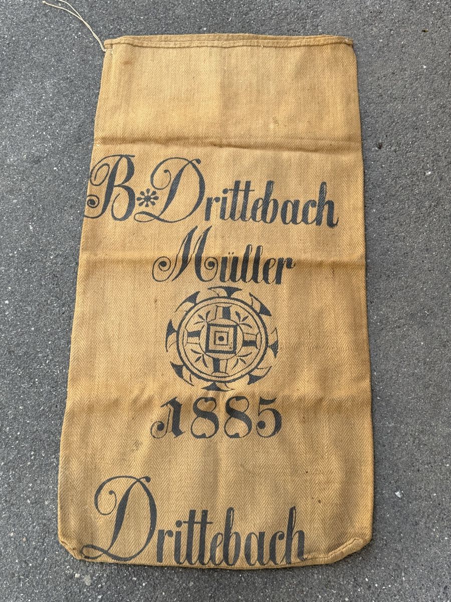 Tessuti: Antiker Getreidesack Kornsack Mehlsack Drittebach 1885  – Usato da Konolfingen venduto da petzipetz