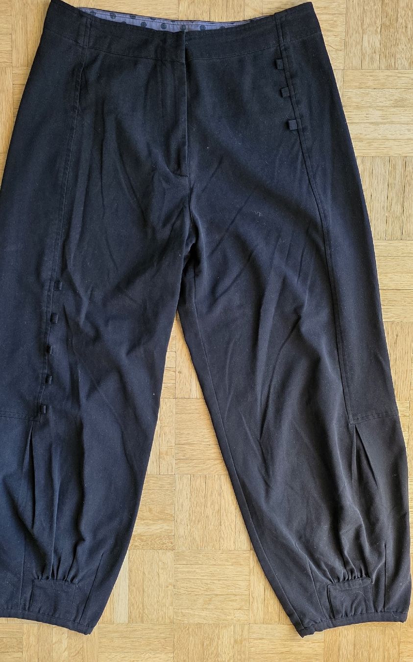 Pantaloni: Pantalon noir taille 2 – Usato da Yverdon-les-Bains venduto da van_dq65