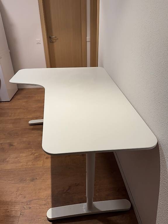 Scrivanie: Schreibtisch bekant von Ikea – Usato da Boswil venduto da MaKoBo 1