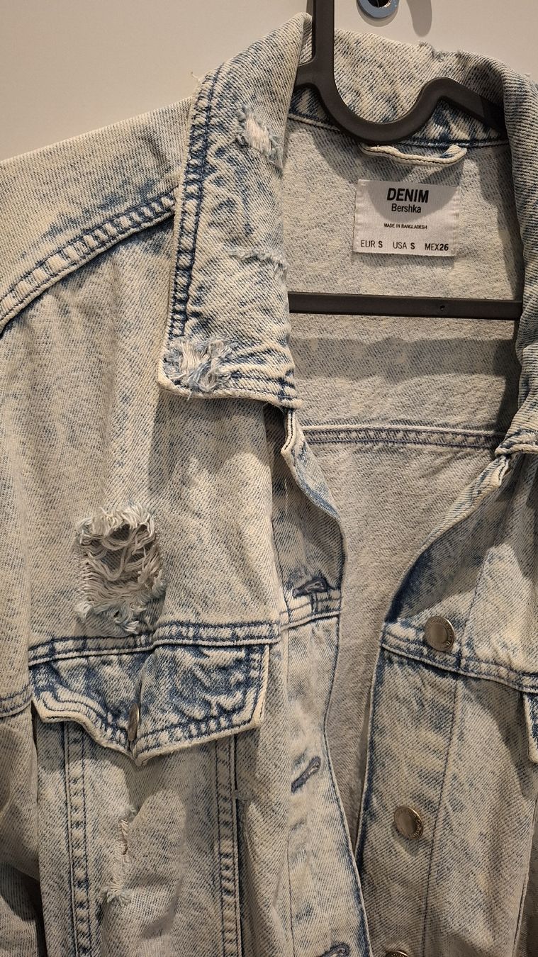 Bershka Jacken: oversized denim jacket size S – Gebraucht aus Zürich von pto_6wfs 1