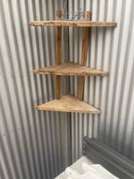 Eckregal Holz gefertigt drei Etagen gut erhalten
