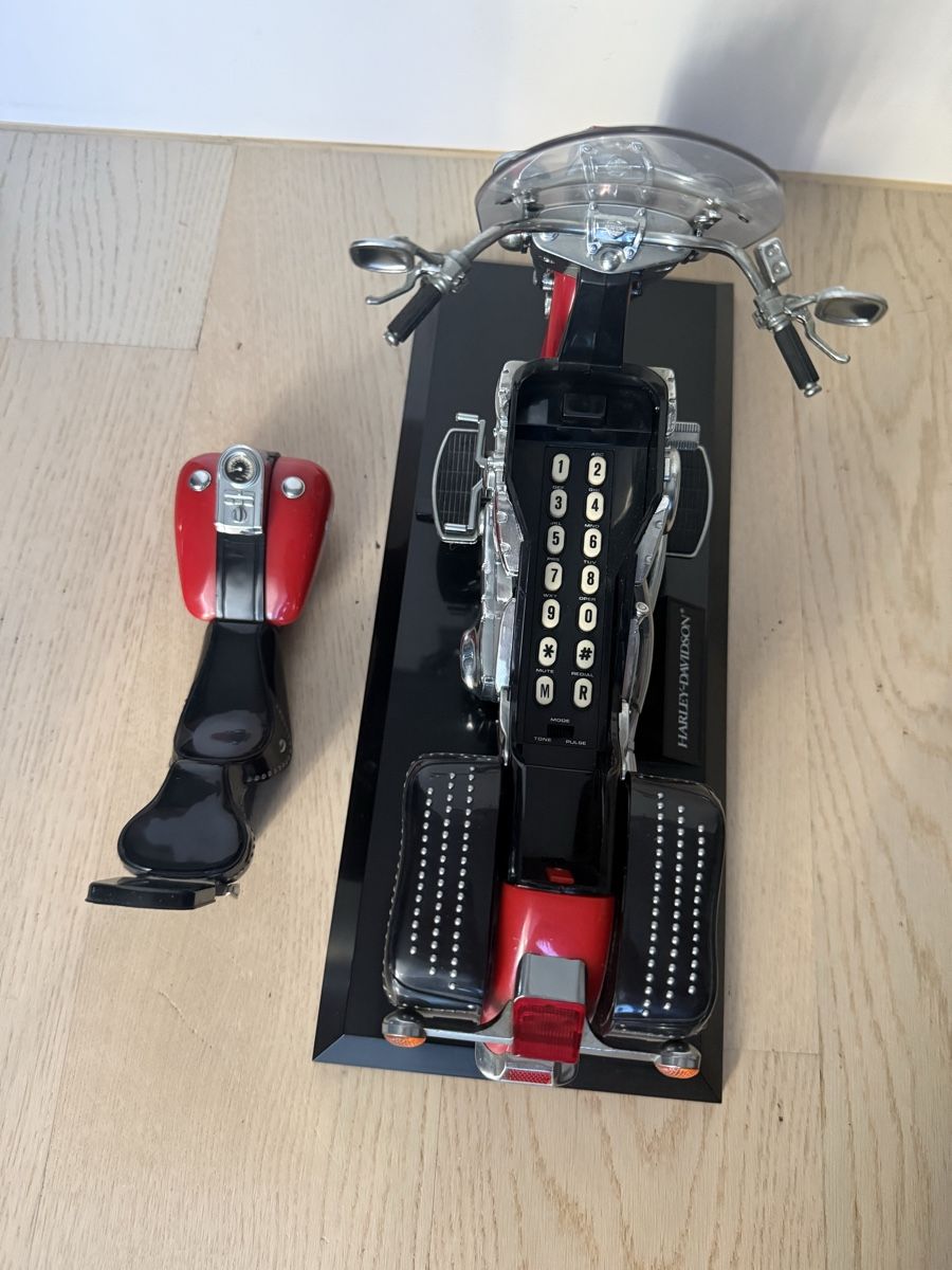 Statuette: Harley-Davidson Telefon als Dekoobjekt – Usato da Buch am Irchel venduto da Sweetharth 3
