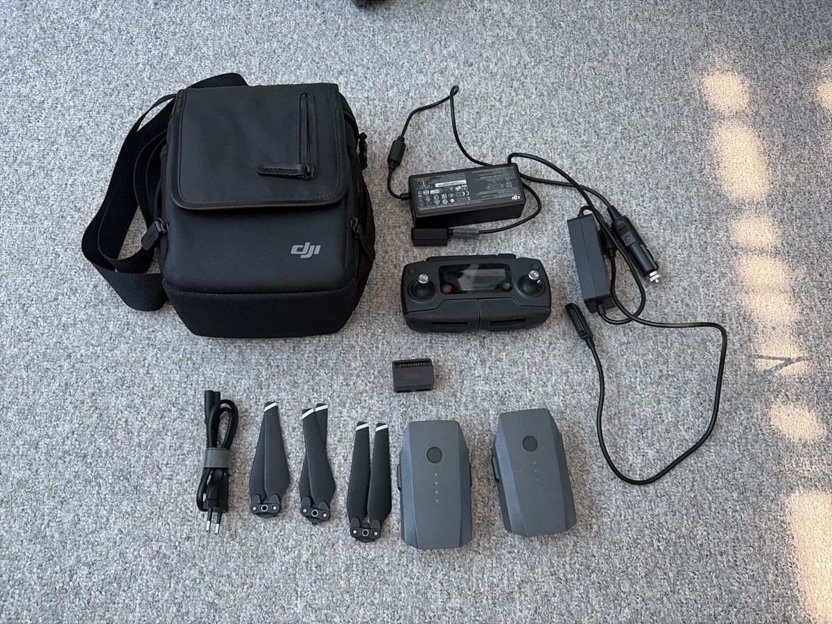 DJI Akkus, Ladegeräte & Netzgeräte: DJI Mavic Pro Zubehör  – Gebraucht aus Kaltbrunn von Fefink