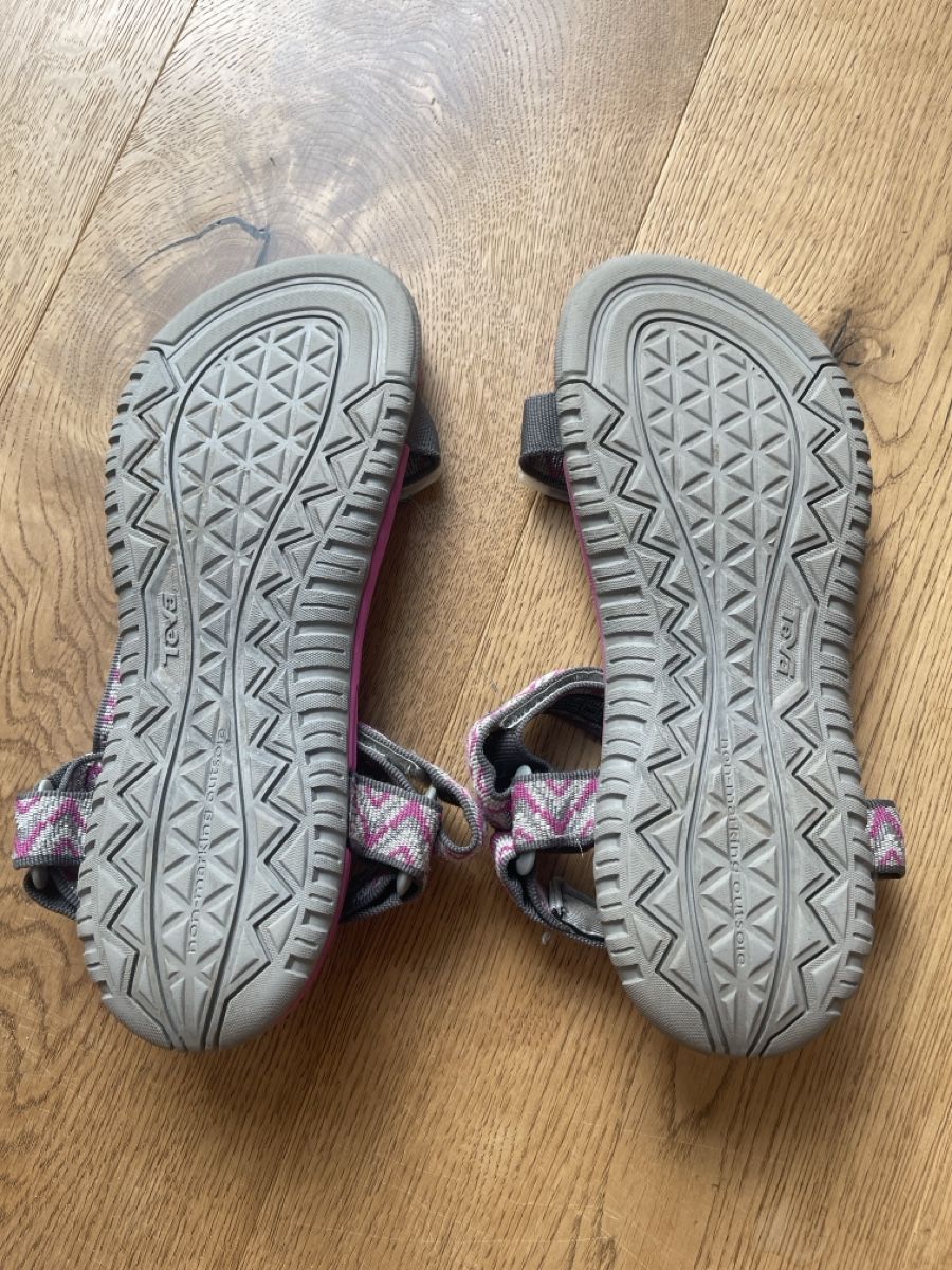 Teva Schuhe für Mädchen: Teva Sandalen Kinder – Gebraucht aus Paspels von Giango33 2