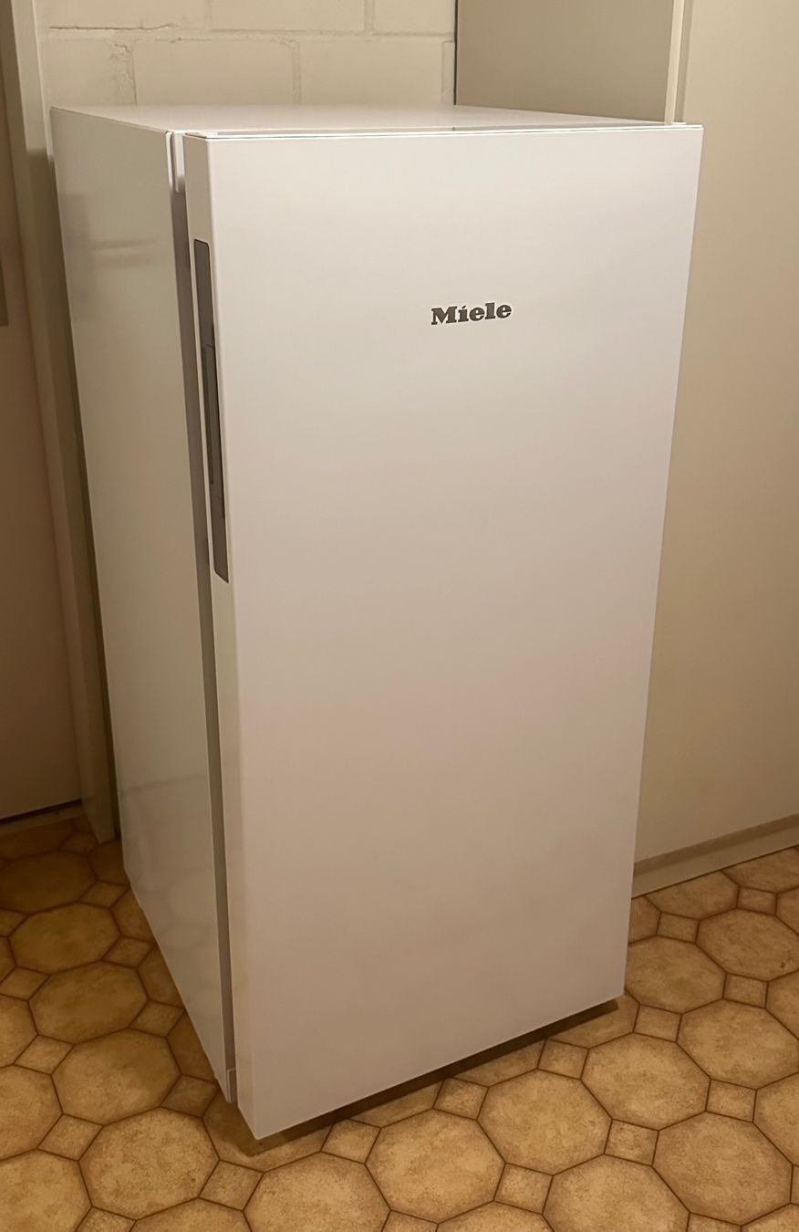 Miele Congelatori: Miele Gefrierschrank NoFrost  Weiss – Usato da Füllinsdorf venduto da tcwed_pt 2