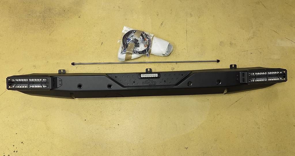 Tutti pezzi di ricambio auto: MB Sprinter 907 Overland Equipment Stosstange – Nuovo (secondo la descrizione) da Gutenswil venduto da Cresto 1
