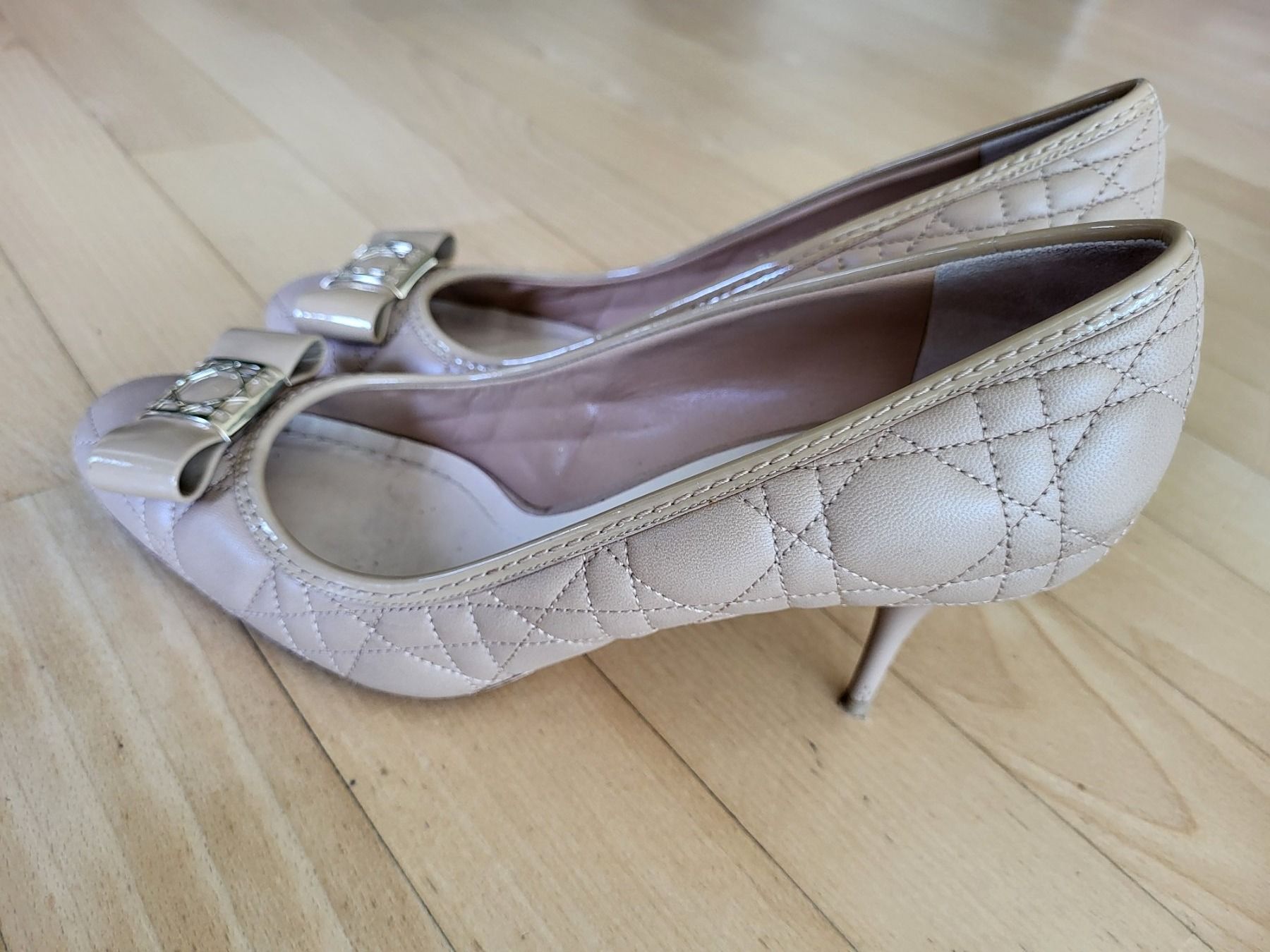 Dior Scarpe da donna: DIOR escarpins à talons cuir 41 – Usato da Zumikon venduto da cozurich 3