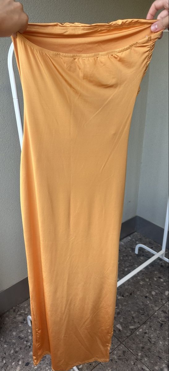 Kleider: Sehr schönes, oranges Kleid – Gebraucht aus Volketswil von hal_65hj 1