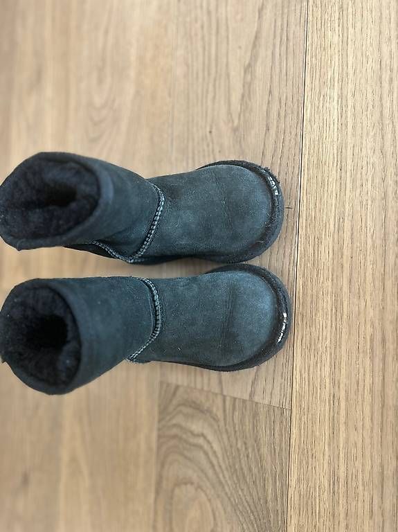 Schuhe für Mädchen: UGG Boots Gr. 23.5 – Gebraucht aus Chur von Nina12345 2