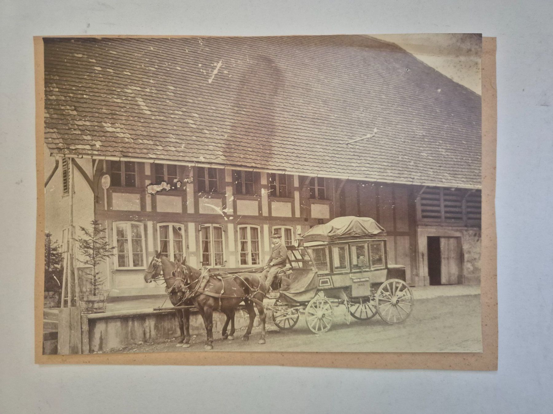 Poster & Bilder: Alte Schweiz Postkutsche mit 2 Pferden, 1900er – Gebraucht aus Langendorf von zvonu161