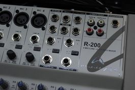 Table de mixage Wharfedale R-200- État impeccable!
