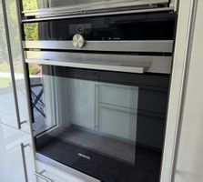 Siemens iQ700 Backofen mit Mikrowelle & Pyrolyse (60x60 CH)