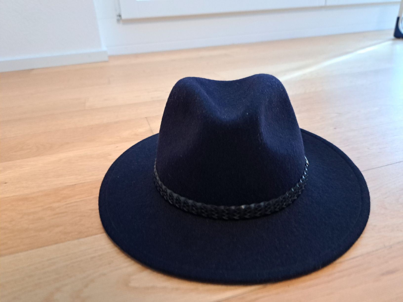 Hüte, Mützen & Caps: Hat 100% Wolle water repellant navy blau – Gebraucht aus Männedorf von eli_y5vn 2