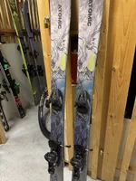 Atomic Bent Skier 150 cm inklusive Bindung guter Zustand