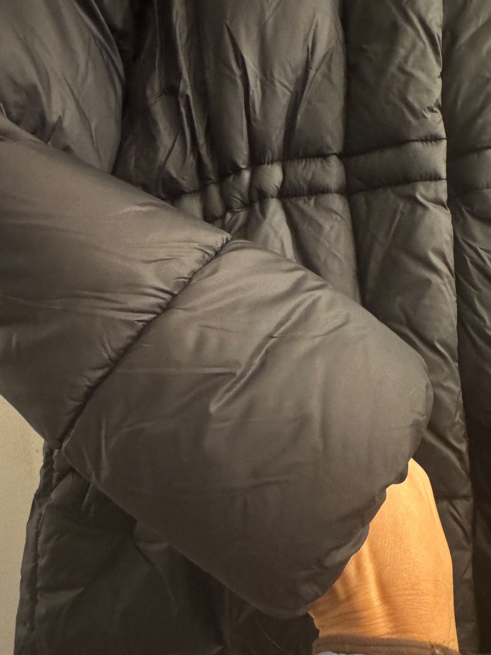 H&M Giacche: H&M Pufferjacke mit Kapuze – Usato da Obfelden venduto da cesarina10 7
