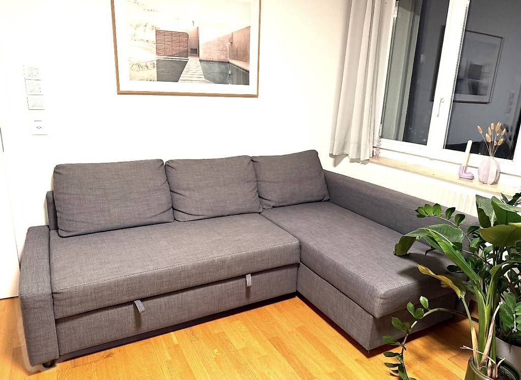 Divani: FRIHETEN Eckbettsofa mit Bettkasten – Usato da Zürich venduto da Radio.200k