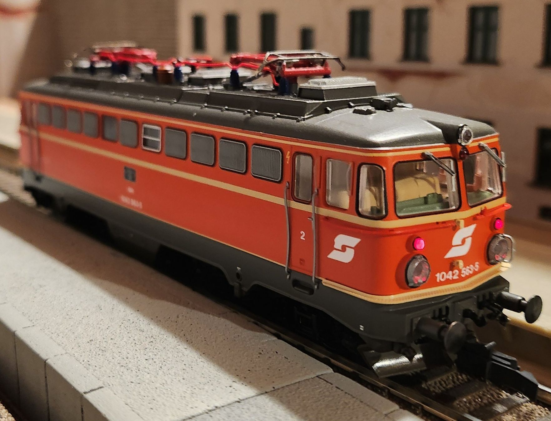 Roco Trains électriques: Roco ÖBB Rh 1042 DCC Sound – D'occasion à Wittenwil par ced_q8j7 7