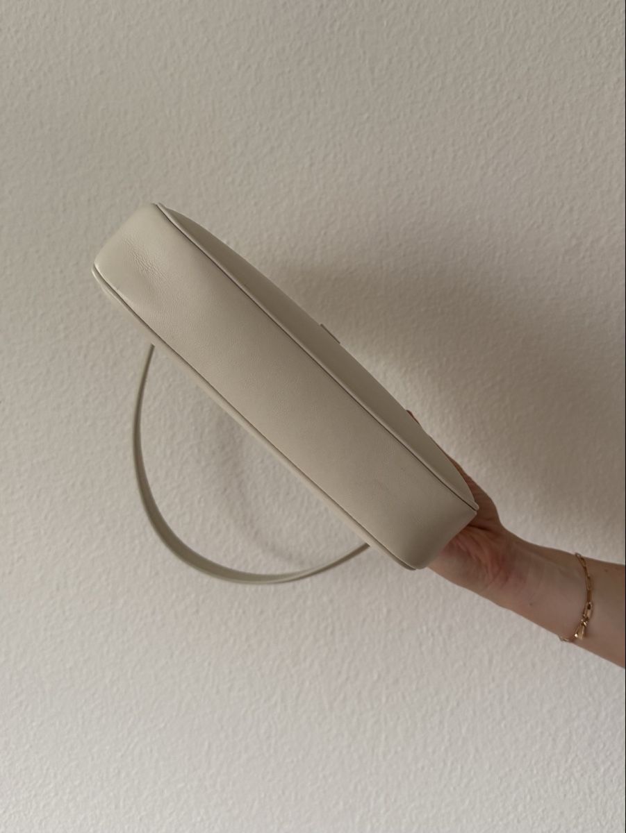 Celine Borse da donna: Classic White Celine Bag - Perfect for Spring & Summer Style – Usato da Flüelen venduto da mRoLo 5