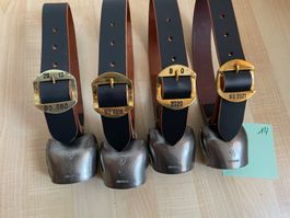 4 Schaf Treicheli mit Lederriemen Grösse 6/0 guter Zustand