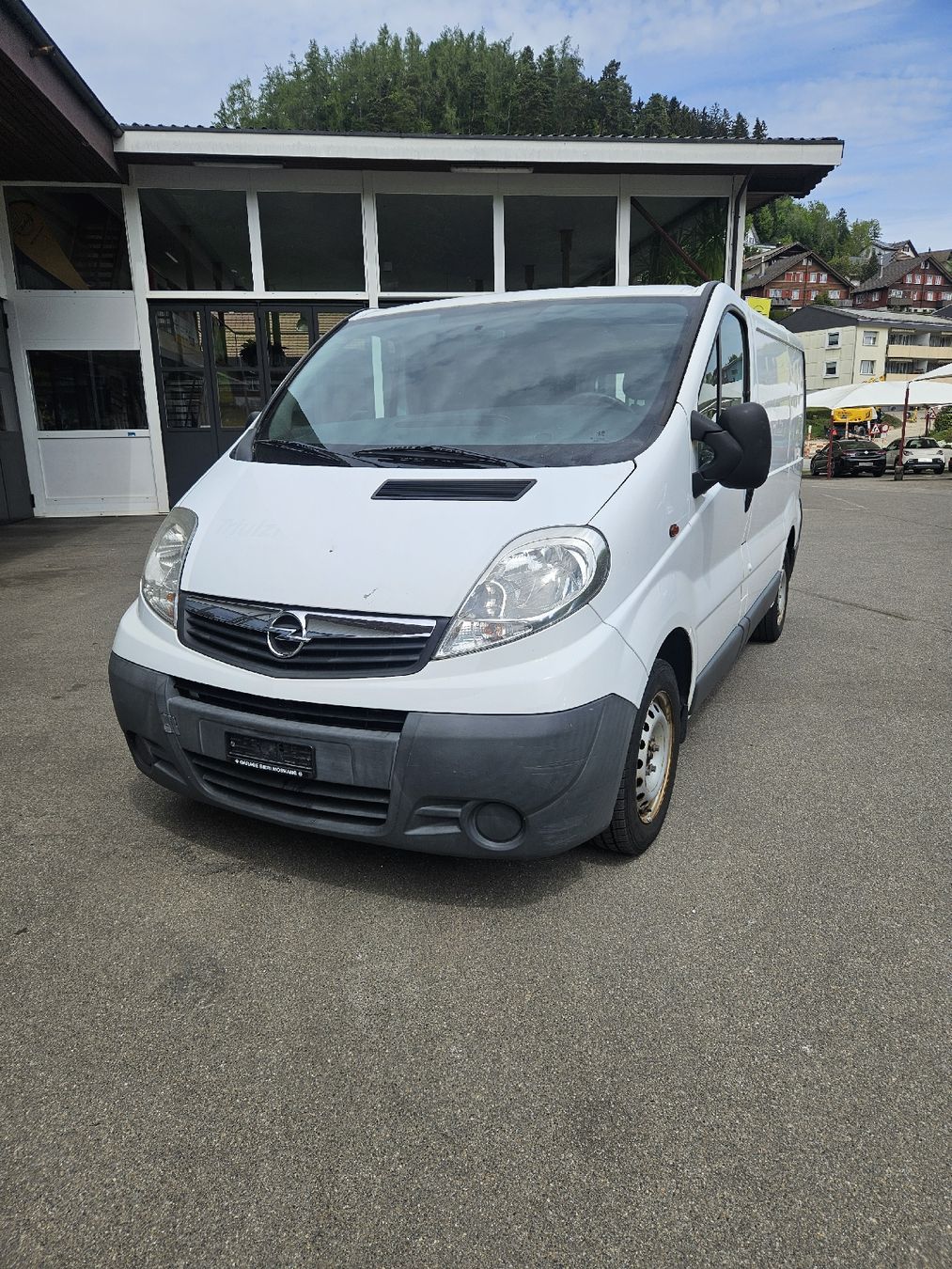 Veicoli da campeggio: opel Vivaro Camper umbau  – Usato da Mosnang venduto da bie_mh9k