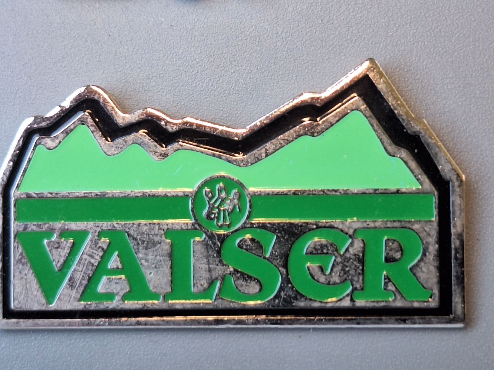 Plaketten & Abzeichen: Pin Valser – Gebraucht aus Schaffhausen von ric_s9pn