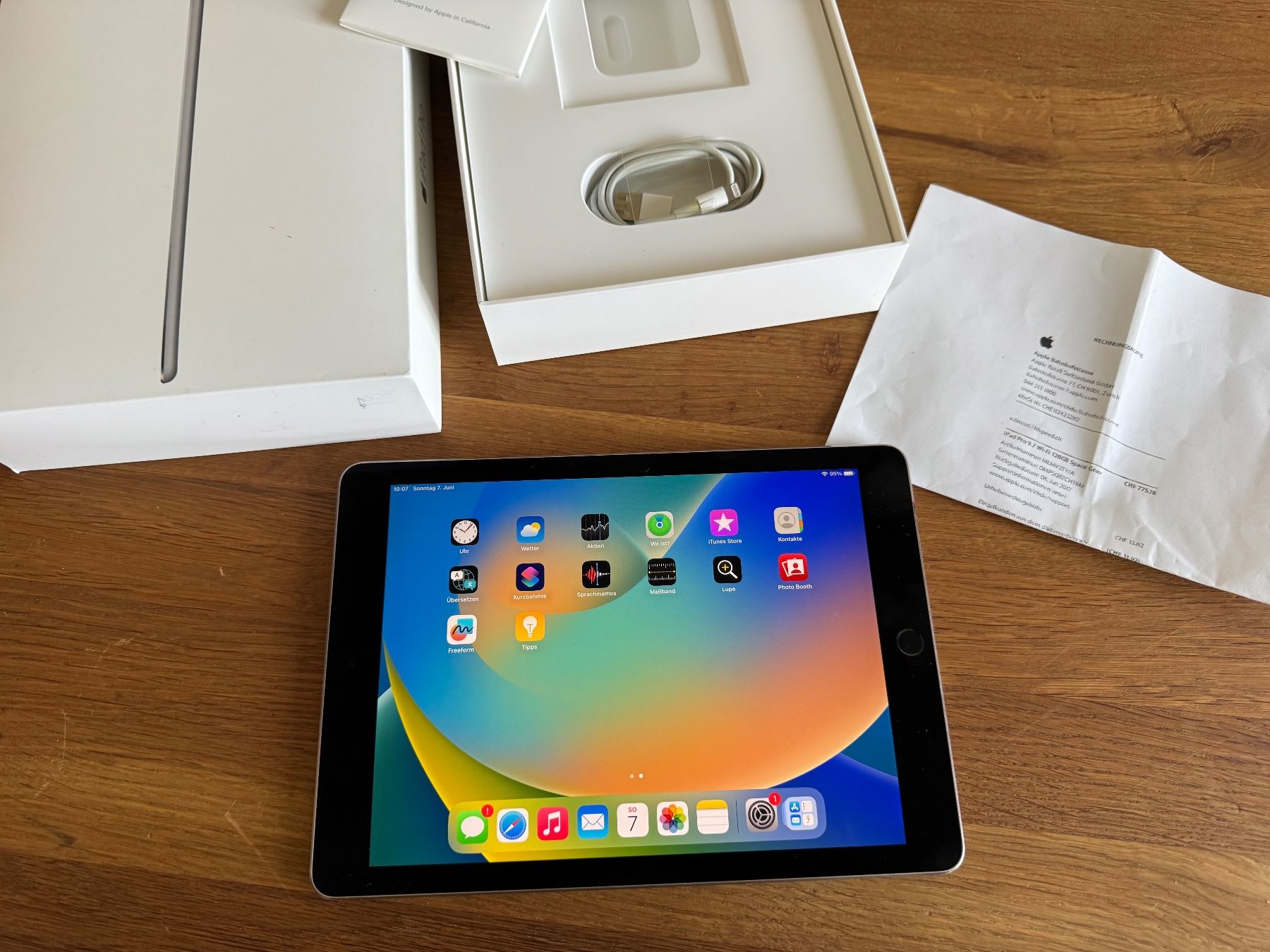 Apple Tablet PC: Apple iPad Pro 9.7" 128GB Space Grau Top – Usato da Frauenfeld venduto da max11116 2