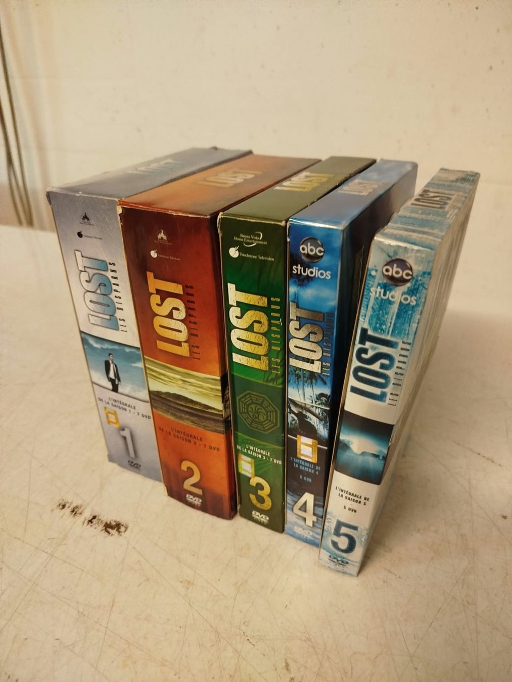 Alle DVDs: Dvd LOST Saison 1 à 5 – Gebraucht aus La Chaux-de-Fonds von Emmaus2300CDF 2