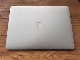 MacBook Air 13, macOS Big Sur, clavier QWERTY+russe