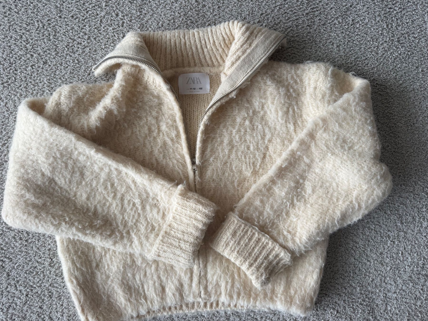 Zara Maglioni & Felpe: Zara Winterpulli 11-12 - Gr. 152 – Usato da Rapperswil SG venduto da cw30042006 1