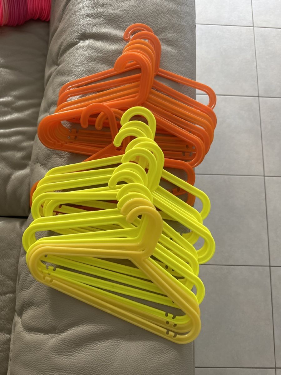Ikea Appendiabiti: Kleiderbügel – Usato da Baar venduto da Esavi