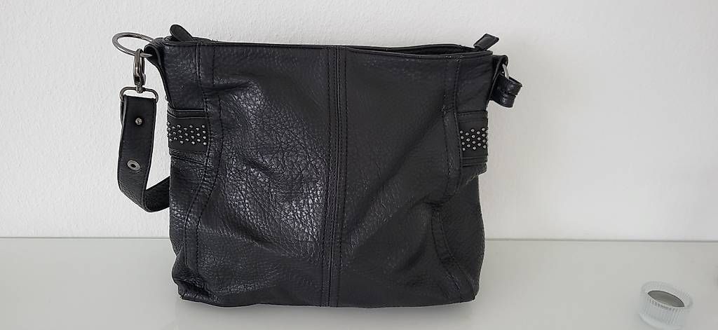 Sacs femmes: Tolle Handtasche – D'occasion à Therwil par cha_m68j