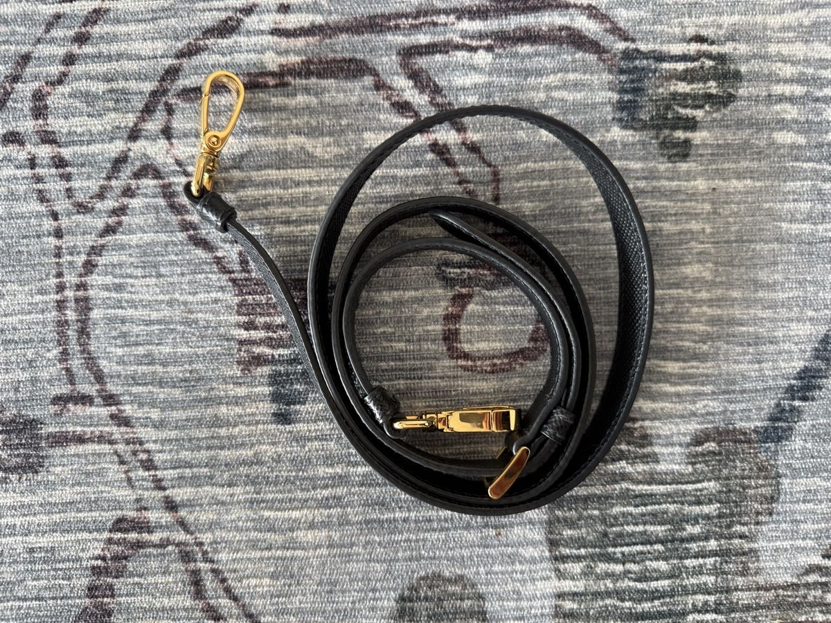 Prada Taschen für Damen: Prada Saffiano Bag Black – Gebraucht aus Oberägeri von FAD91 5