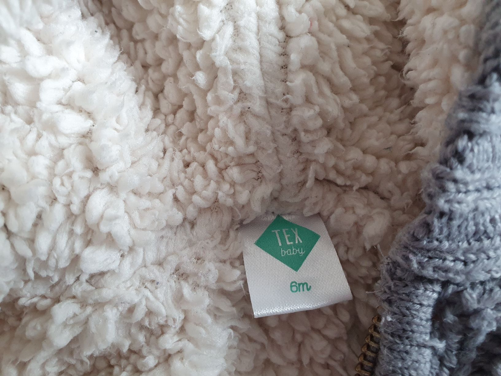Maglioni & Felpe: Veste à capuche mi saison taille 6 mois – Usato da Le Noirmont venduto da Guiguiguette 2