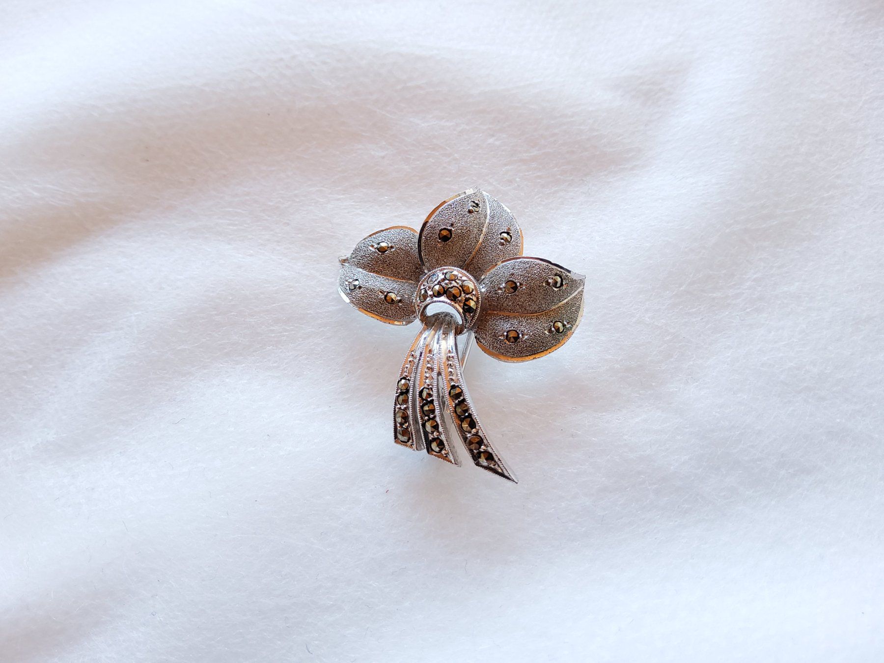 Spille & Fermagli: Ancienne broche en argent 800 – Usato da Malleray venduto da lafoirfouille 2