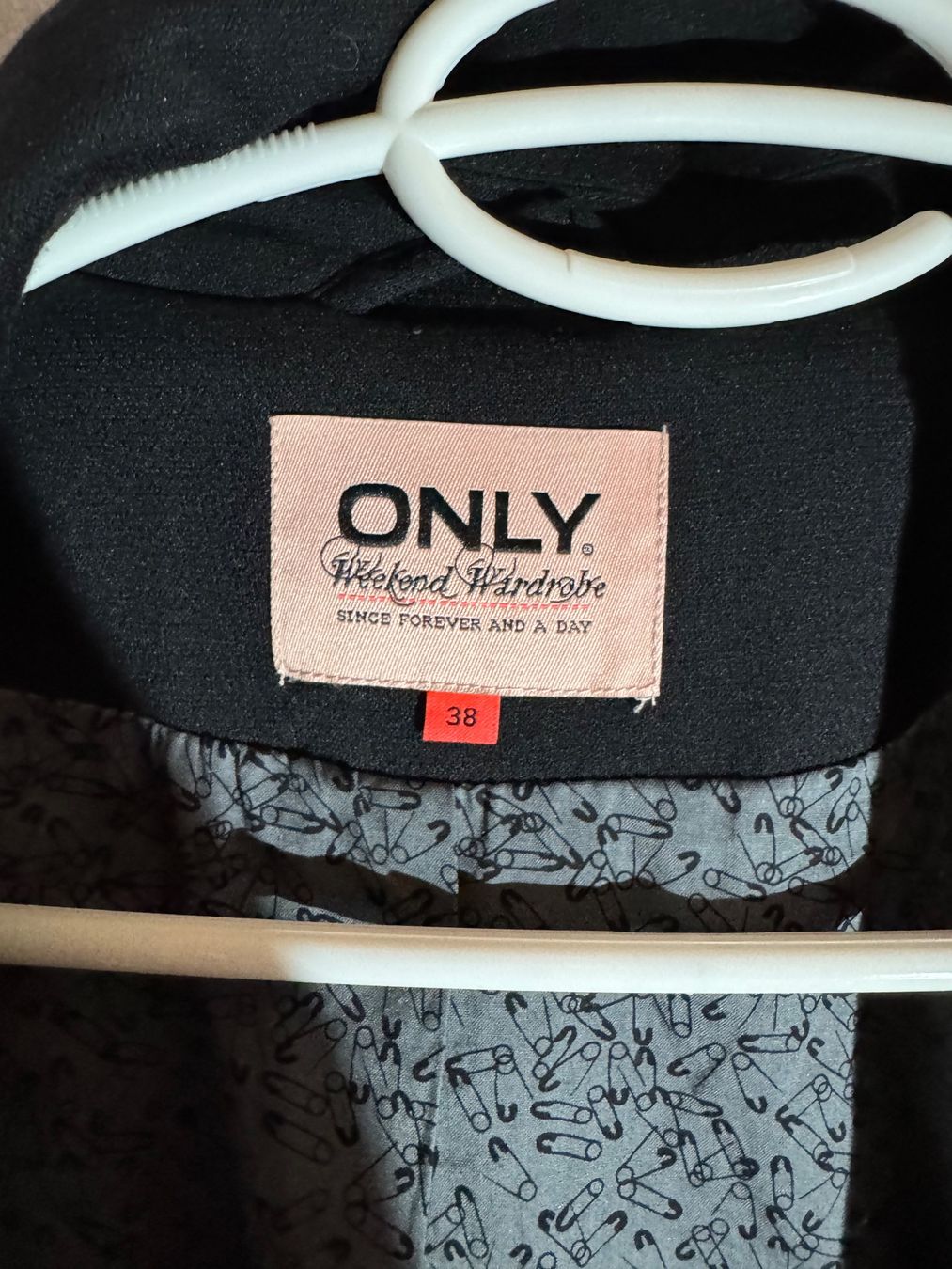 Only Giacche: schöner schwarzer Only Blazer Gr. 38 – Nuovo (secondo la descrizione) da Grosswangen venduto da second_hand_dress 2
