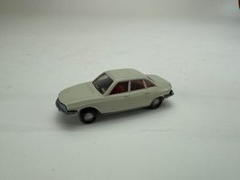 NSU RO 80 perlweiss mit eingesetzten Lenkrad
