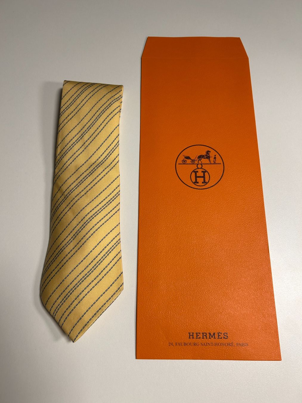 Hermès Cravatte: Hermès Streifen Krawatte – Nuovo (secondo la descrizione) da Bern venduto da kurtikobolt74