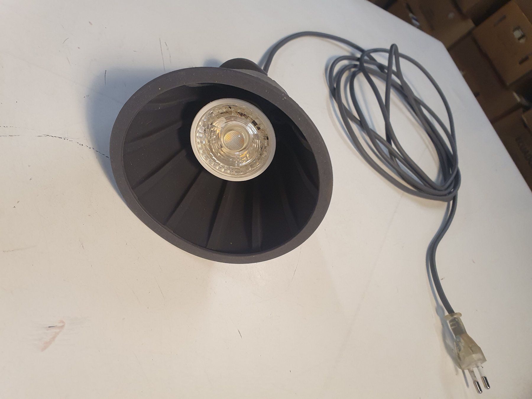 Lampade: LED Lampe mit 340 cm Kabel – Usato da Zürich venduto da loosebone