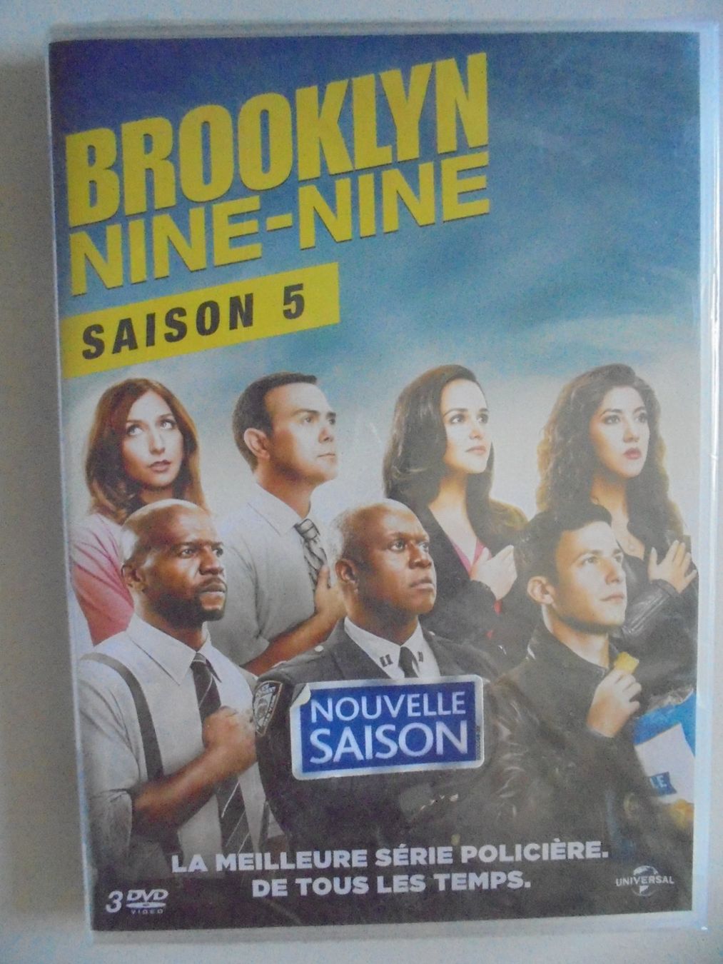 Tutti i DVDs: " Brooklyn Nine-Nine, saison 5 " 3 DVD, neufs – Nuovo e nell'imballaggio originale da Crissier venduto da Promopost
