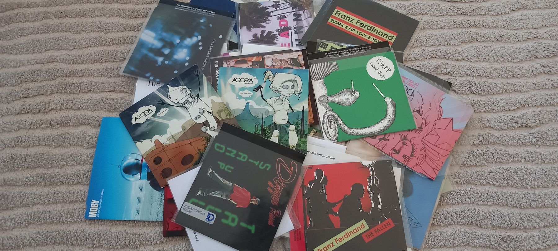 CDs: Zu verschenken: rund 30 CD-Promosingles – Neuf (Voir description) à Düdingen par Mario7078