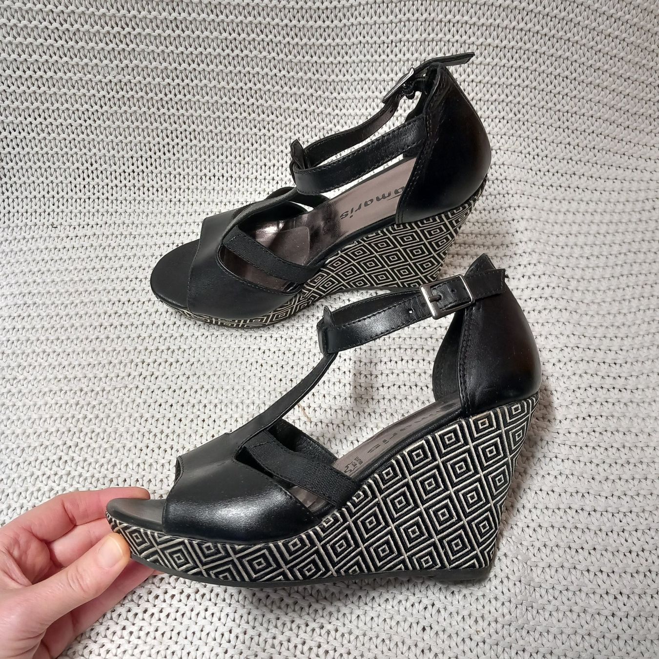 Tamaris Scarpe da donna: Keilsandalen Tamaris Gr.37 – Usato da Gwatt (Thun) venduto da umwelt-brocki 2
